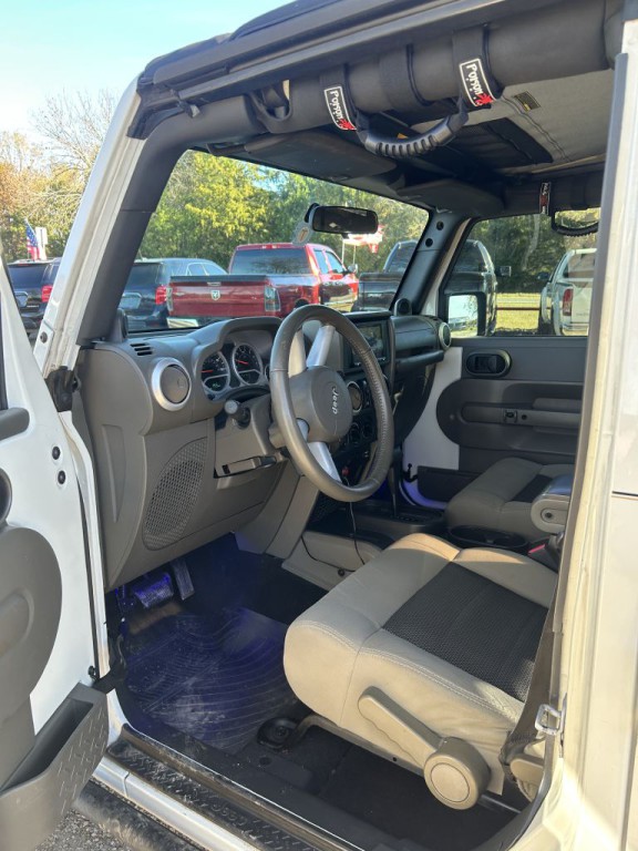 2010 Jeep Wrangler Unlimited Image 3