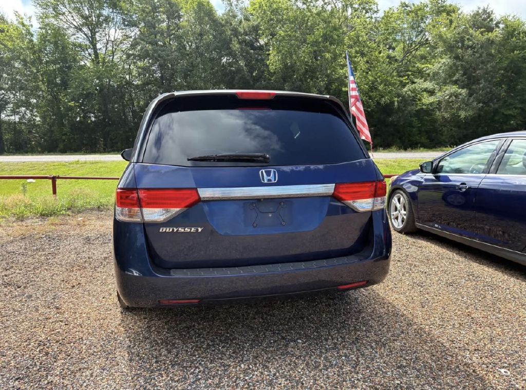 2015 Honda Odyssey Image 2