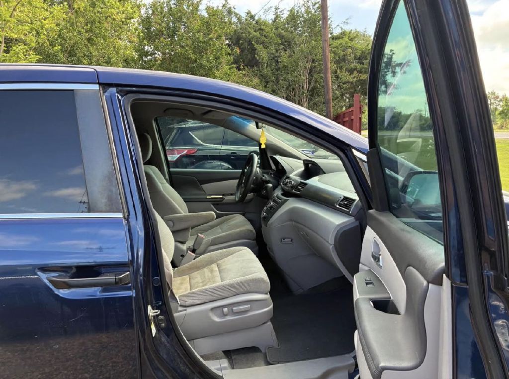 2015 Honda Odyssey Image 4
