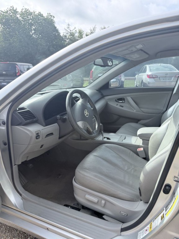 2011 Toyota Camry Image 3