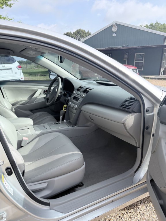 2011 Toyota Camry Image 4