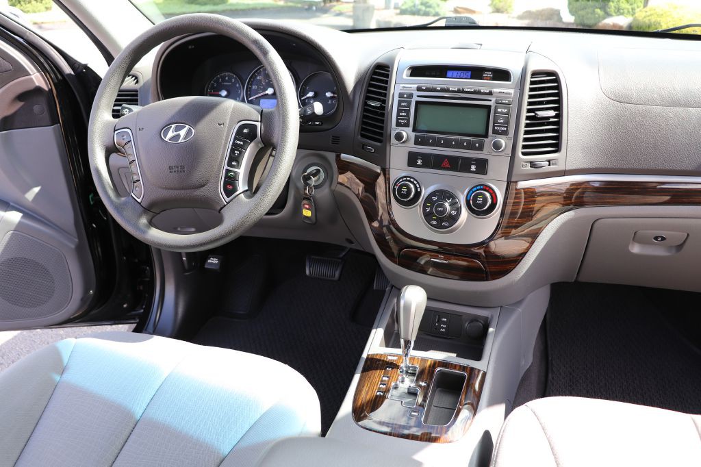 2012 Hyundai Santa Fe Image 8