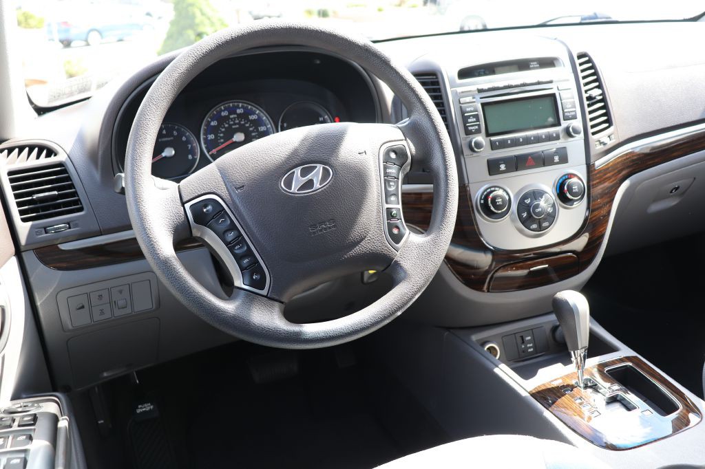 2012 Hyundai Santa Fe Image 10