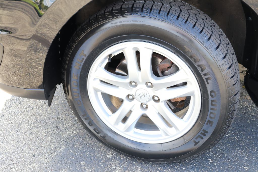 2012 Hyundai Santa Fe Image 12