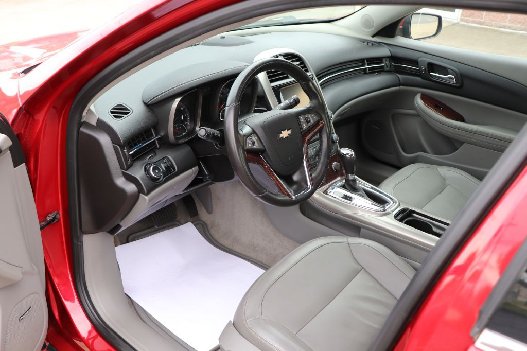 2013 Chevrolet Malibu Image 8