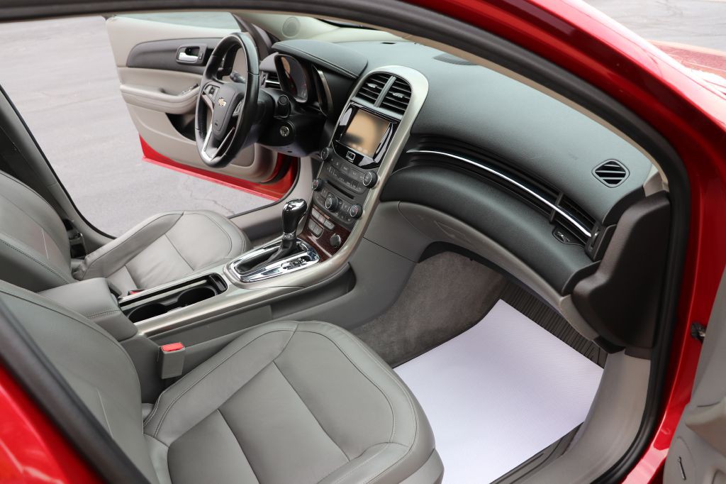 2013 Chevrolet Malibu Image 10