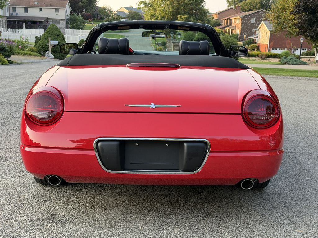 2004 Ford Thunderbird Image 4
