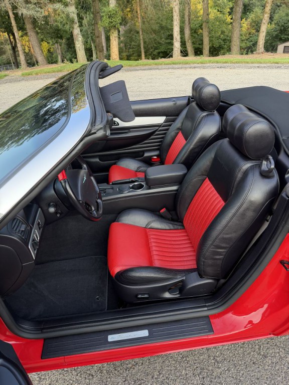 2004 Ford Thunderbird Image 14
