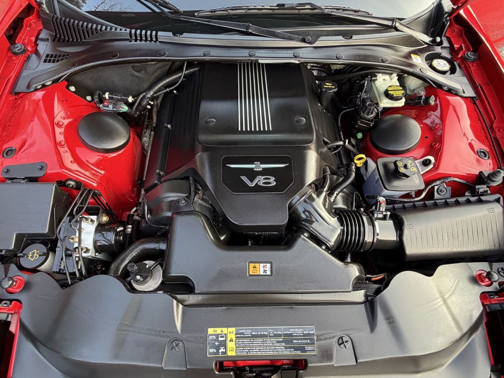 2004 Ford Thunderbird Image 23
