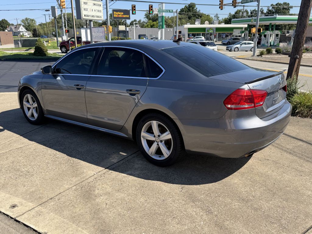2013 Volkswagen Passat Image 4