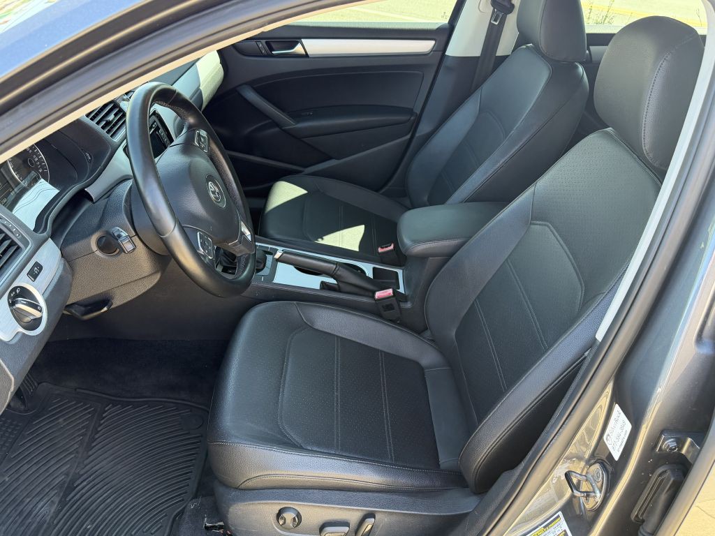2013 Volkswagen Passat Image 6