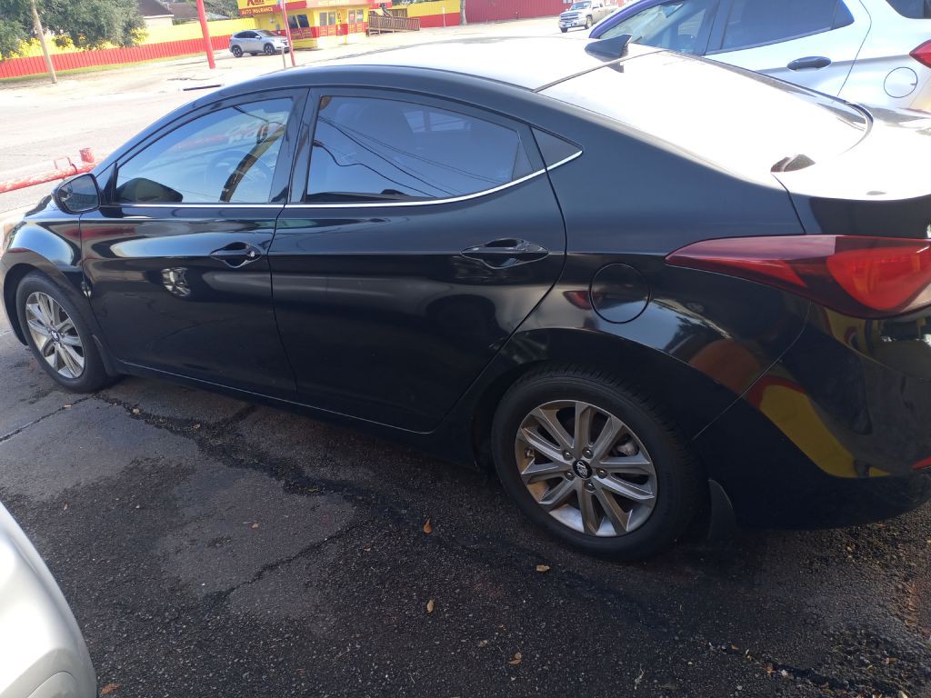 2015 Hyundai Elantra Image 2