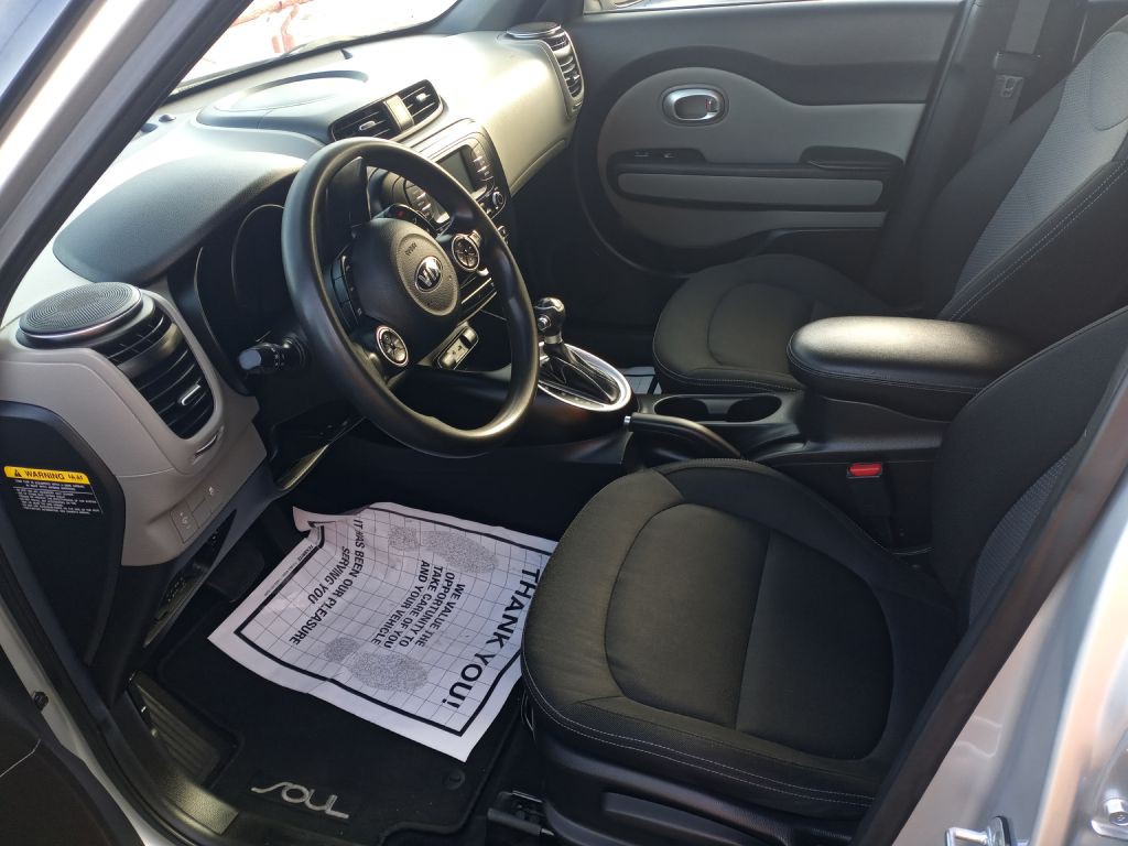 2017 Kia Soul Image 2