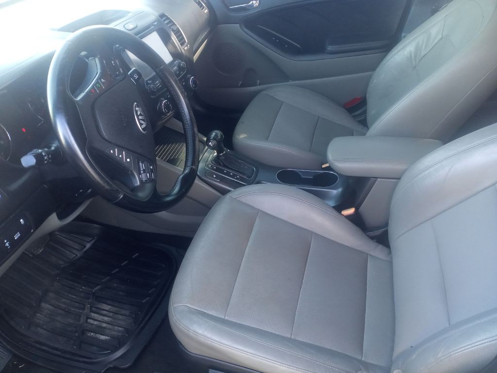 2016 Kia Forte Image 2