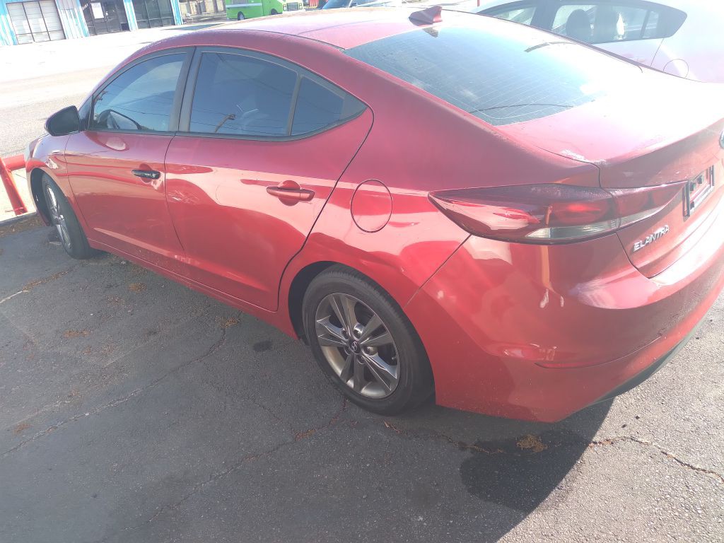 2017 Hyundai Elantra Image 2