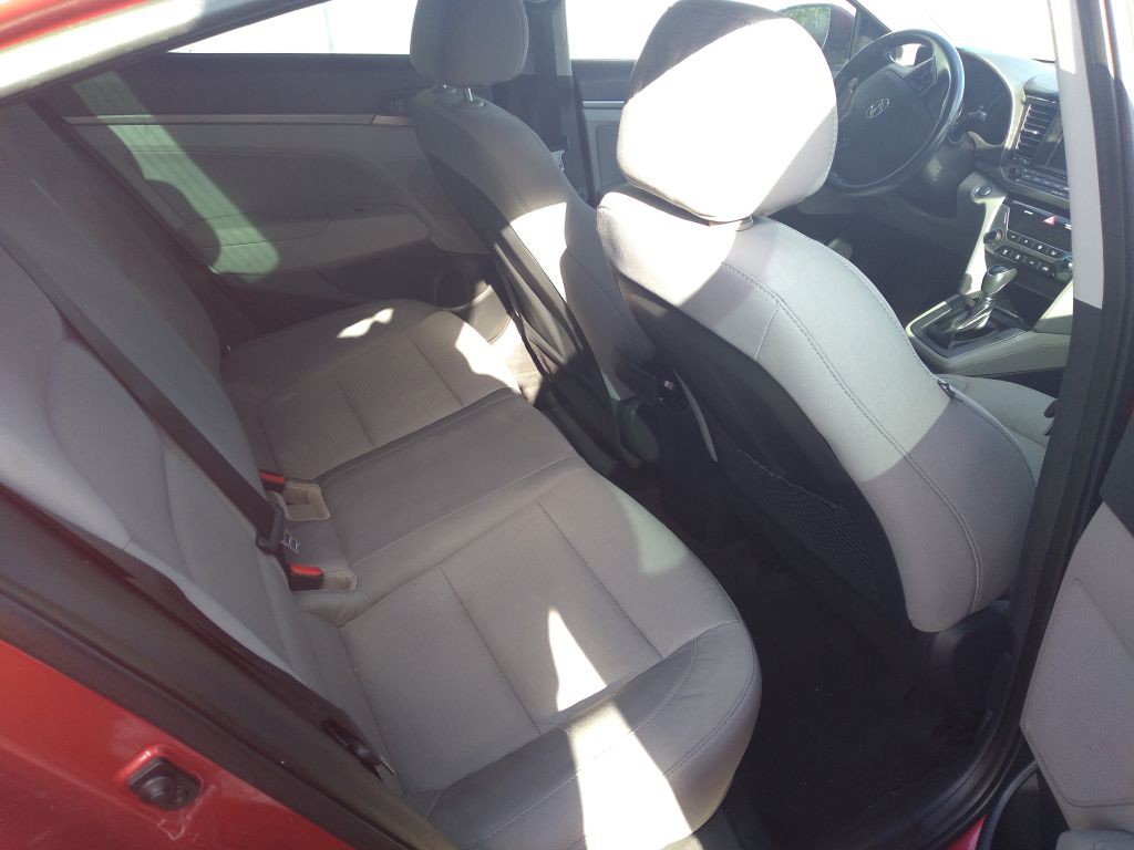 2017 Hyundai Elantra Image 5