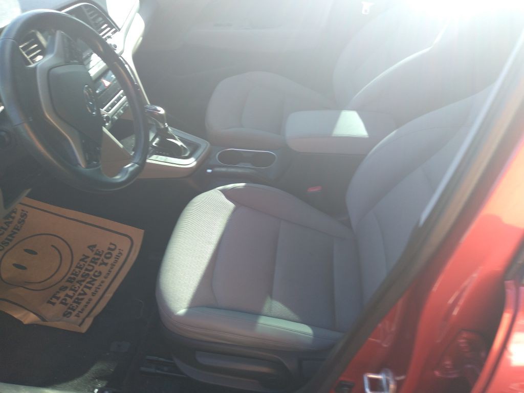 2017 Hyundai Elantra Image 6