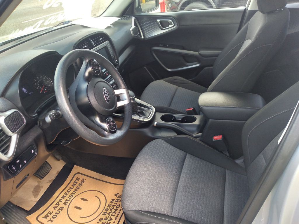 2020 Kia Soul Image 2