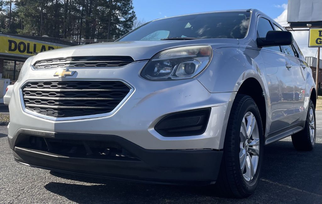 2017 Chevrolet Equinox Image 2