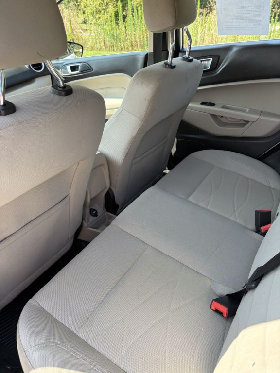 2016 Ford Fiesta Image 6