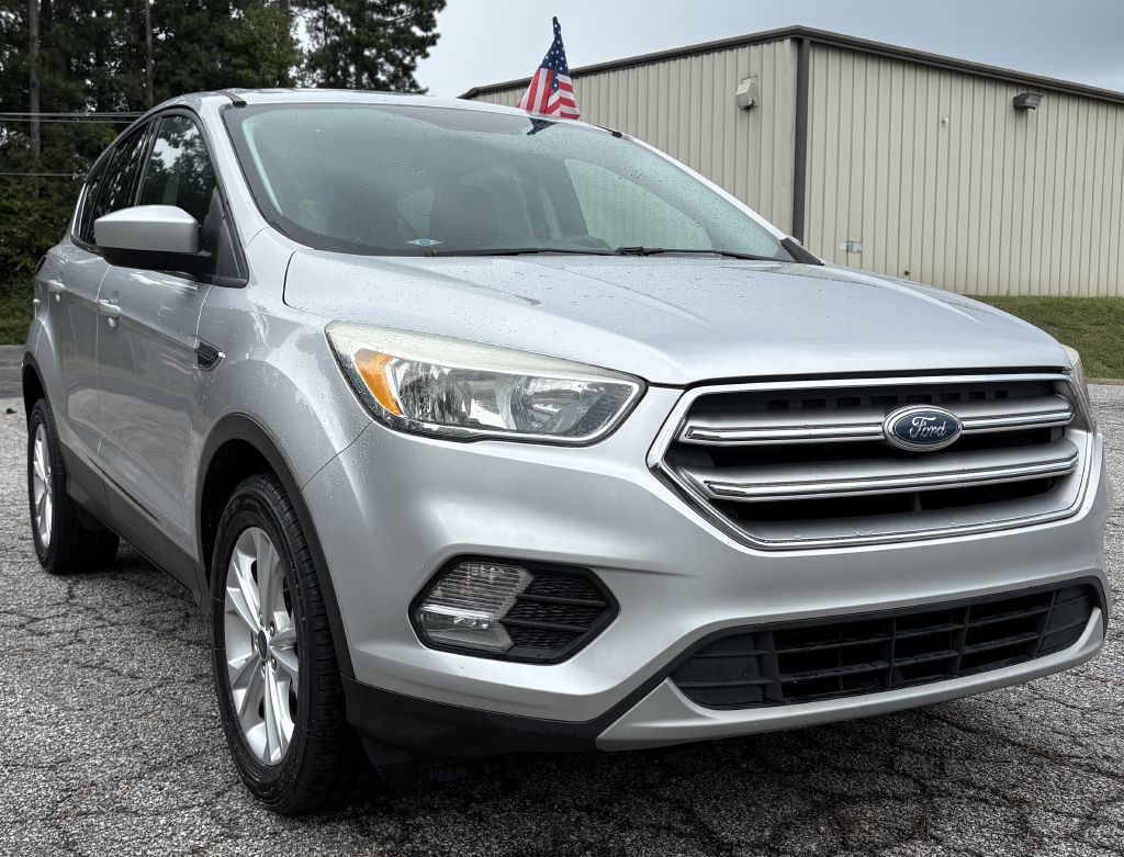 2017 Ford Escape Image 2
