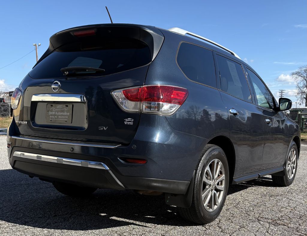 2015 Nissan Pathfinder Image 3