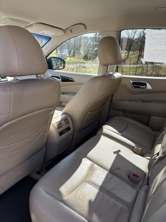 2015 Nissan Pathfinder Image 6