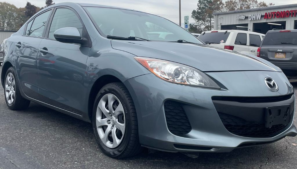 2012 Mazda Mazda3 Image 2
