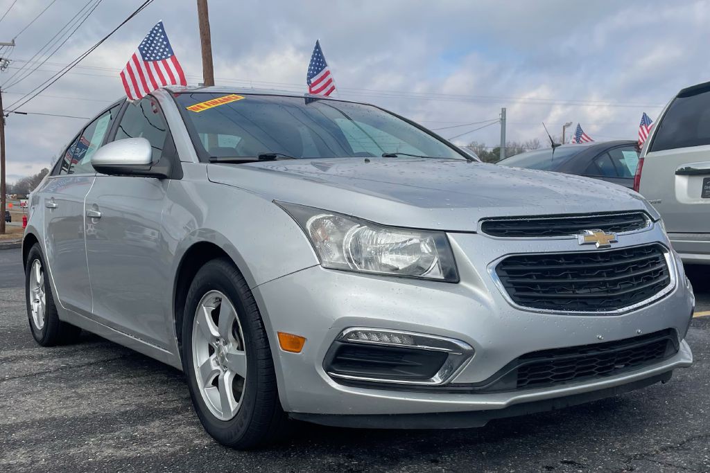 2016 Chevrolet Cruze Image 2