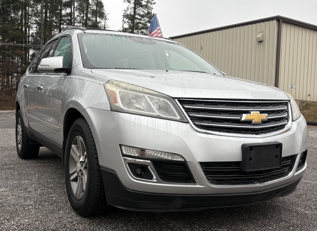 2015 Chevrolet Traverse Image 2