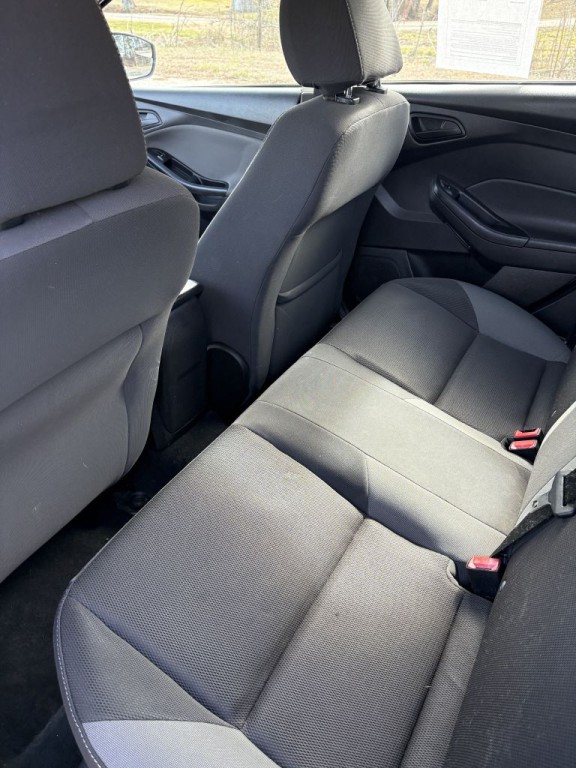 2012 Ford Focus Image 6