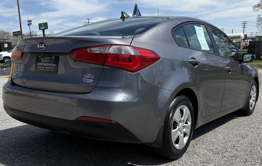 2016 Kia Forte Image 3