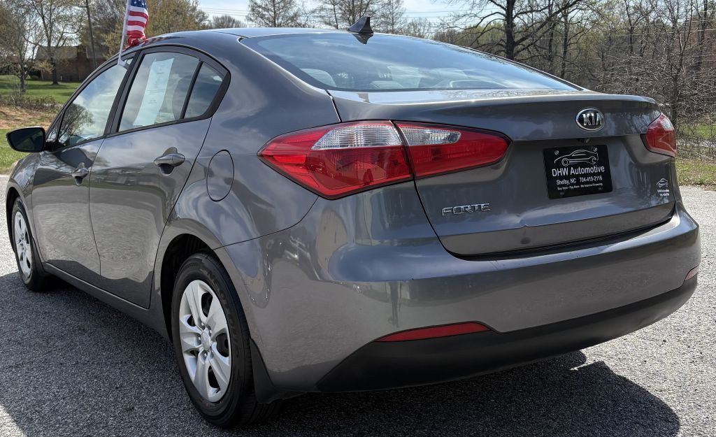 2016 Kia Forte Image 4