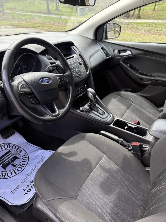 2017 Ford Focus Image 5