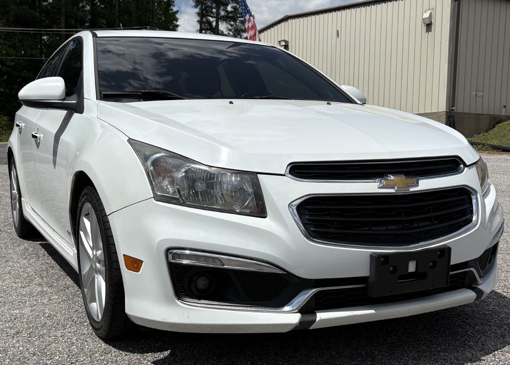 2015 Chevrolet Cruze Image 2
