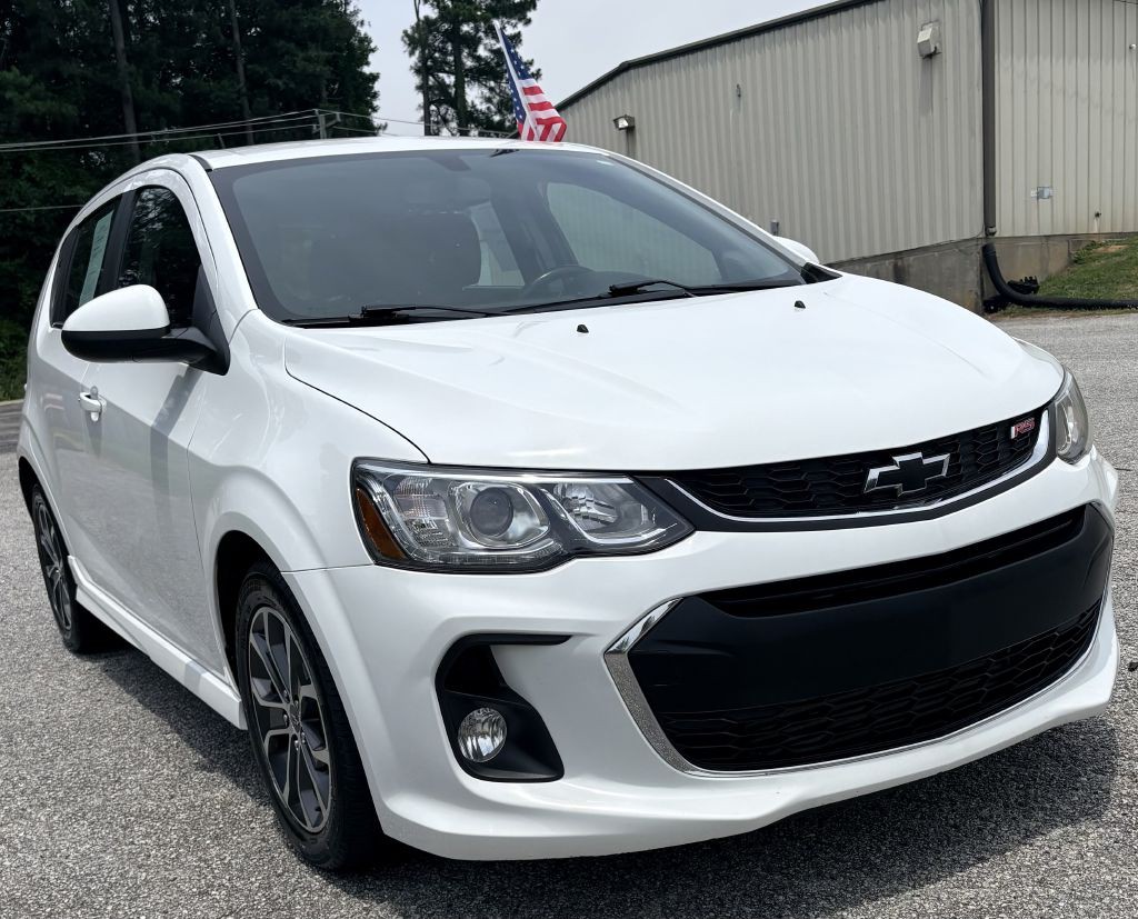 2020 Chevrolet Sonic Image 2