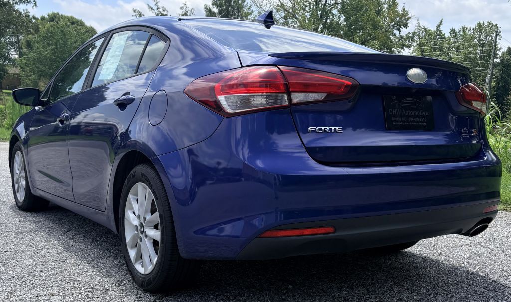 2017 Kia Forte Image 4