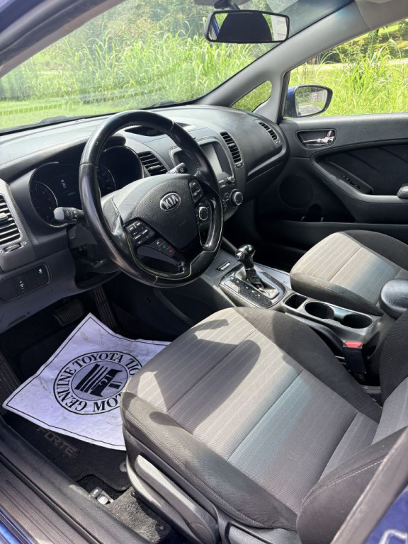 2017 Kia Forte Image 5