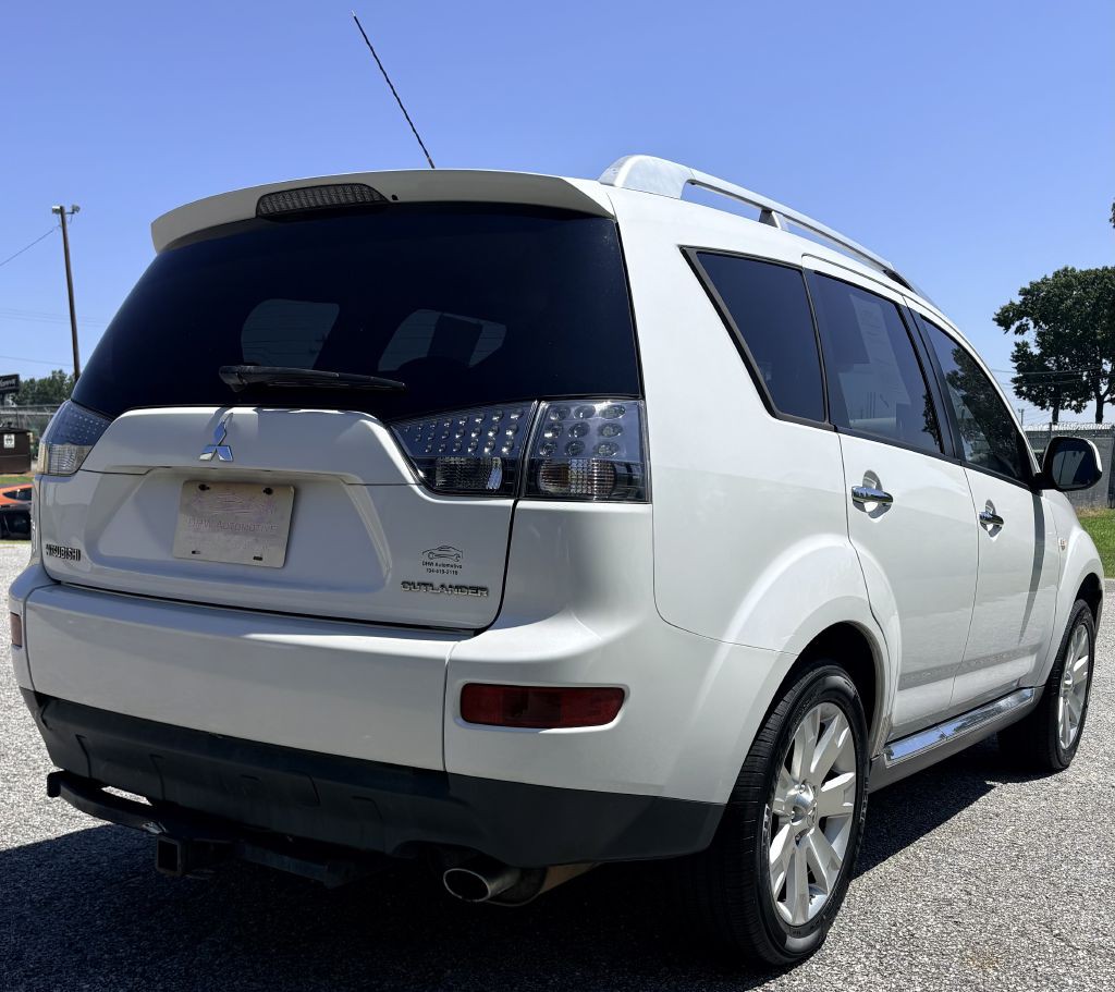 2008 Mitsubishi Outlander Image 3