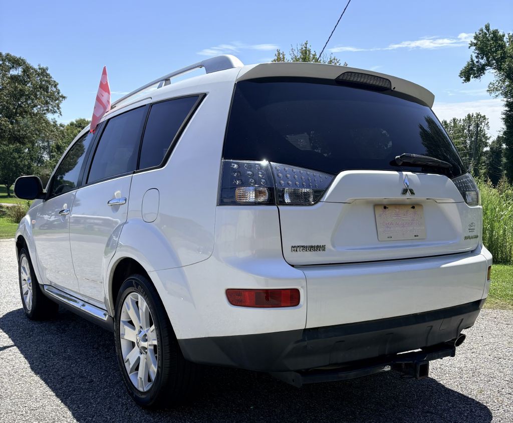 2008 Mitsubishi Outlander Image 4
