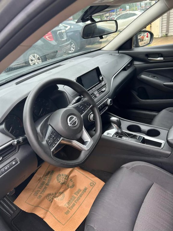 2022 Nissan Altima Image 4