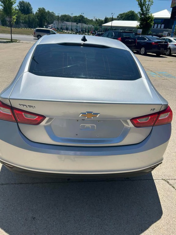 2016 Chevrolet Malibu Image 3