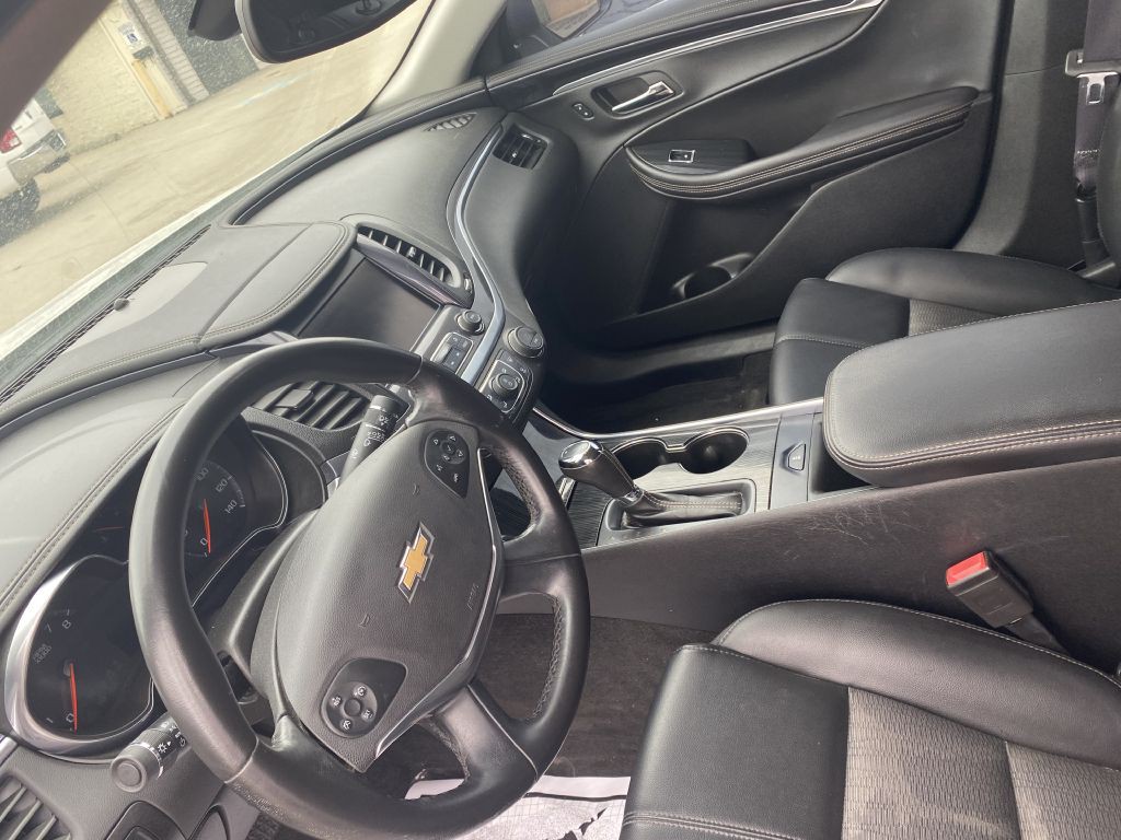 2016 Chevrolet Impala Image 3
