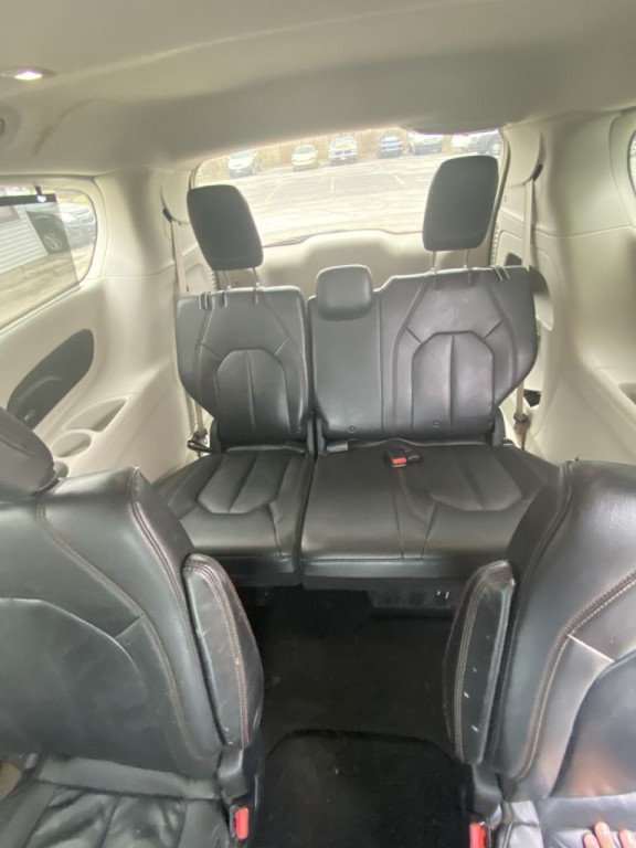 2017 Chrysler Pacifica Image 9