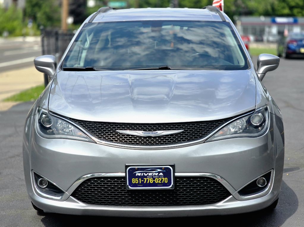 2017 Chrysler Pacifica Image 7