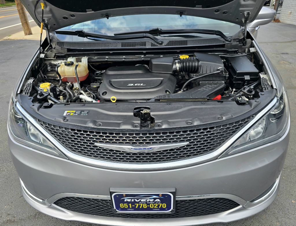 2017 Chrysler Pacifica Image 20