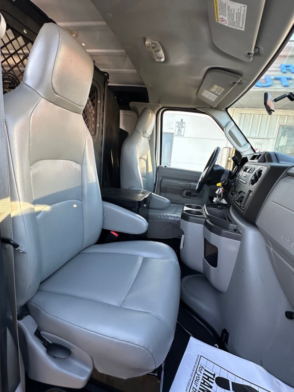 2014 Ford Econoline Image 8