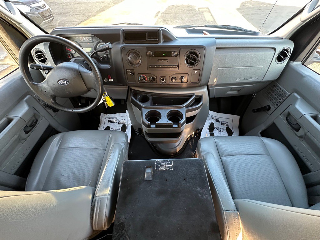 2014 Ford Econoline Image 13