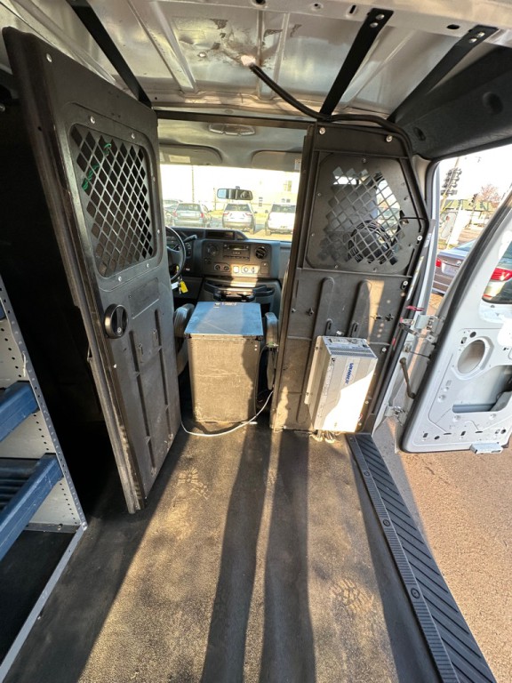 2014 Ford Econoline Image 14