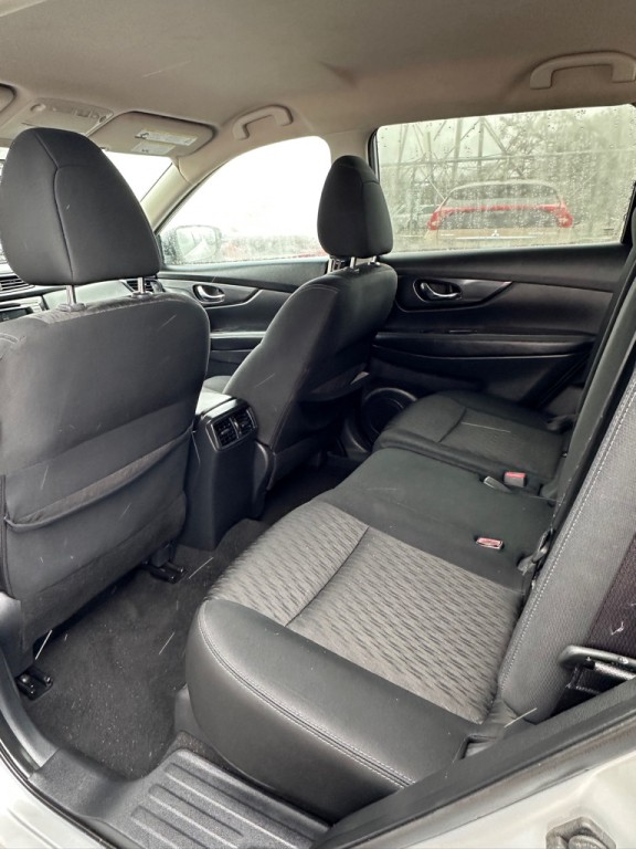 2018 Nissan Rogue Image 6